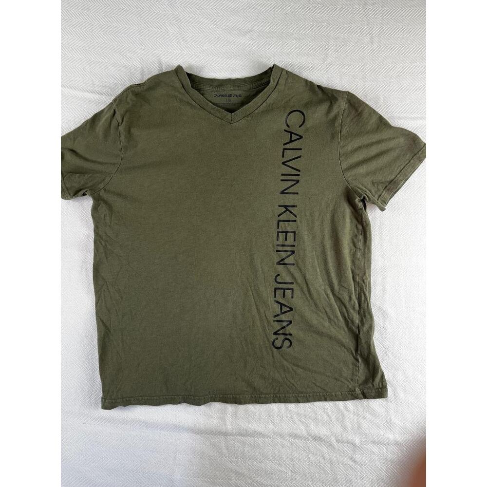 Calvin Klein Jeans Youth/Women's V-Neck T-Shirt Large Olive Green
